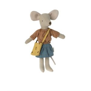 Used- Maileg mouse mom